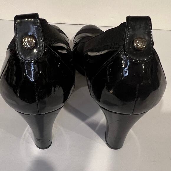 Stuart Weitzman Women's Black Patent Heels Size 7 - Picture 4 of 8